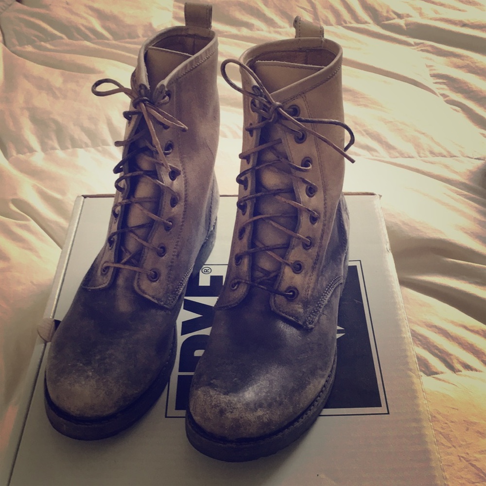 Frey Veronica Combat Boot in Stone Size 8
